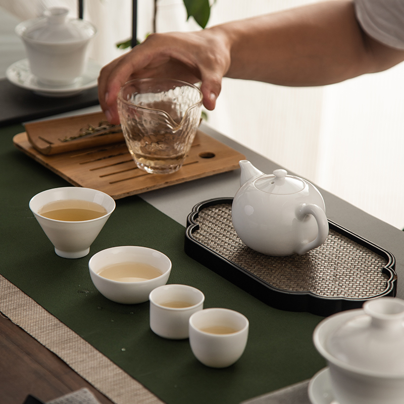 Sweet white glaze high white porcelain household jingdezhen ceramic teapot kung fu teapot size belt thickening the single pot