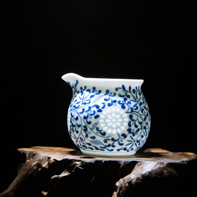 Jingdezhen blue and white and exquisite ceramic tea set a complete set of hand - made of ceramic fair kung fu tea cup teapot suit