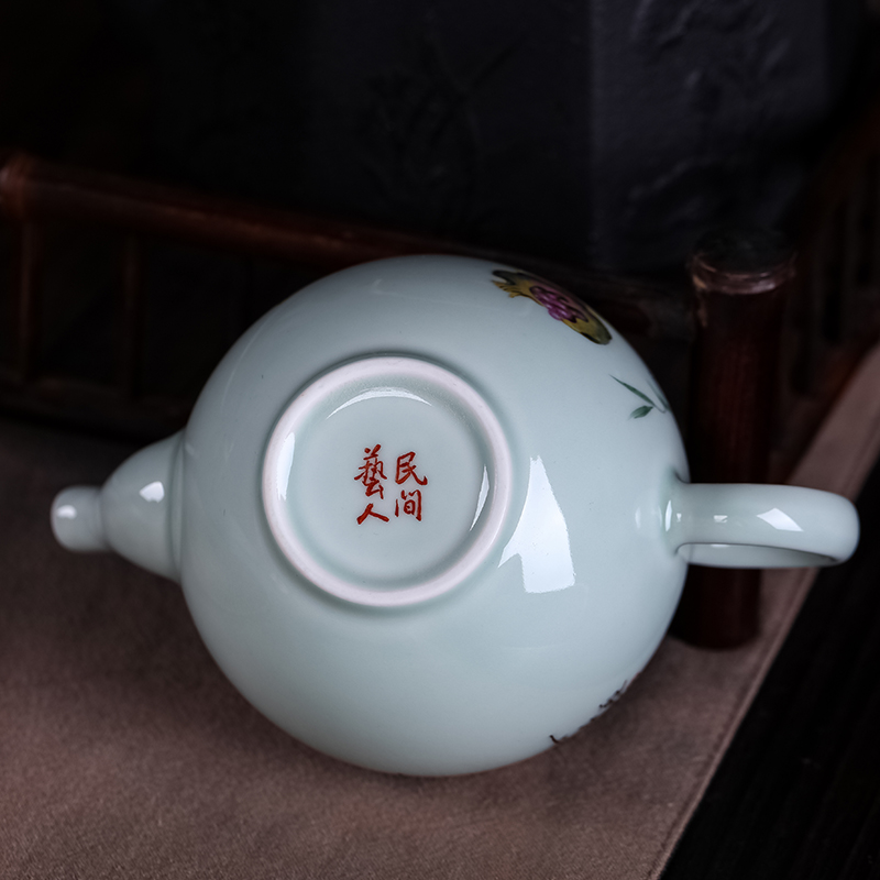 Jingdezhen ceramic hand - made celadon kung fu tea set manual tea single pot of pu - erh tea tea kettle with tea