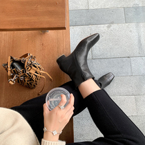 (sheii Su Yinyin) very legged welfare ~ niche design flat square head short boots women thin boots