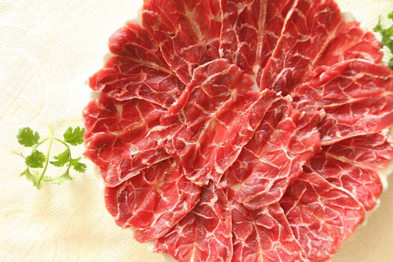 每头黄牛仅有半斤五花趾,相比三花趾来说,五花趾更受行家青睐.