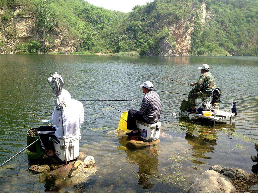 罗甸千岛湖钓鱼图片