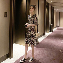 Floral dress female small daisy 2021 small new French thin temperament skirt summer chiffon