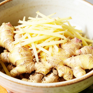 云南新鲜小黄姜生姜老姜农家现挖高山沙姜月子姜当地蔬菜带泥发货