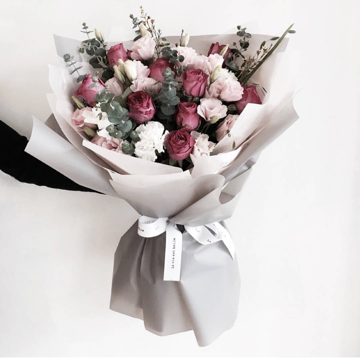 武汉韩式鲜花 粉紫色玫瑰尤加利混搭花束 武昌汉口汉阳同城速递