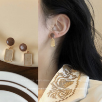 Simple atmospheric earrings female geometric square earrings female retro high-grade earrings 2020 New temperament earrings