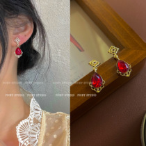 Retro red small earrings exquisite earrings temperament senior atmospheric earrings 2020 New Tide Net red earrings women