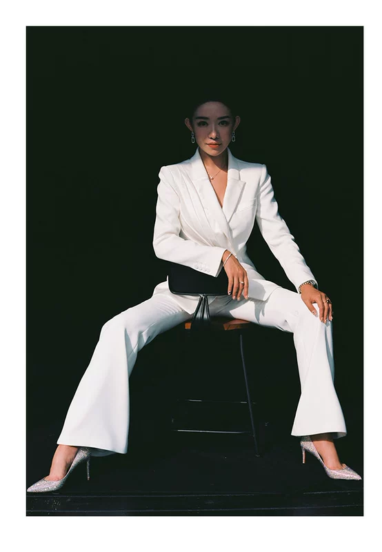 MAGGIEMA Ma Jing mới của bộ đồ nữ axetat màu trắng áo khoác tính khí eo thắt lưng phù hợp với váy 343C344P - Bộ đồ
