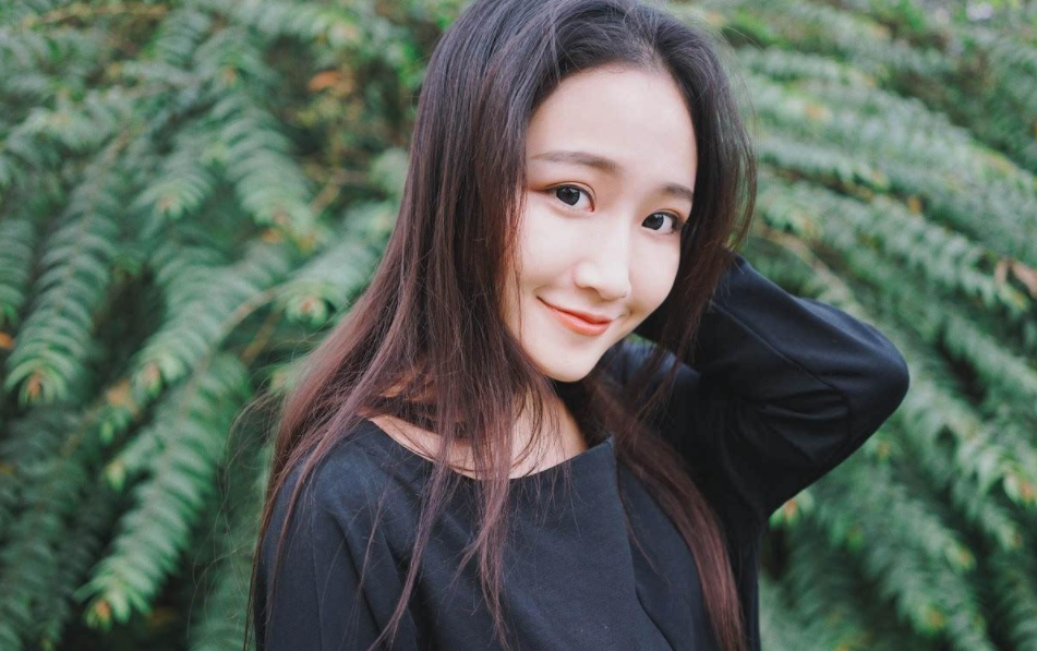 一个之前经常发朋友圈的女生,后来都不发朋友圈了,是不是觉得自己的