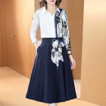 40-year-old young mother summer wear age reduction suit middle-aged womens spring and autumn two-piece temperament Noble foreign skirt