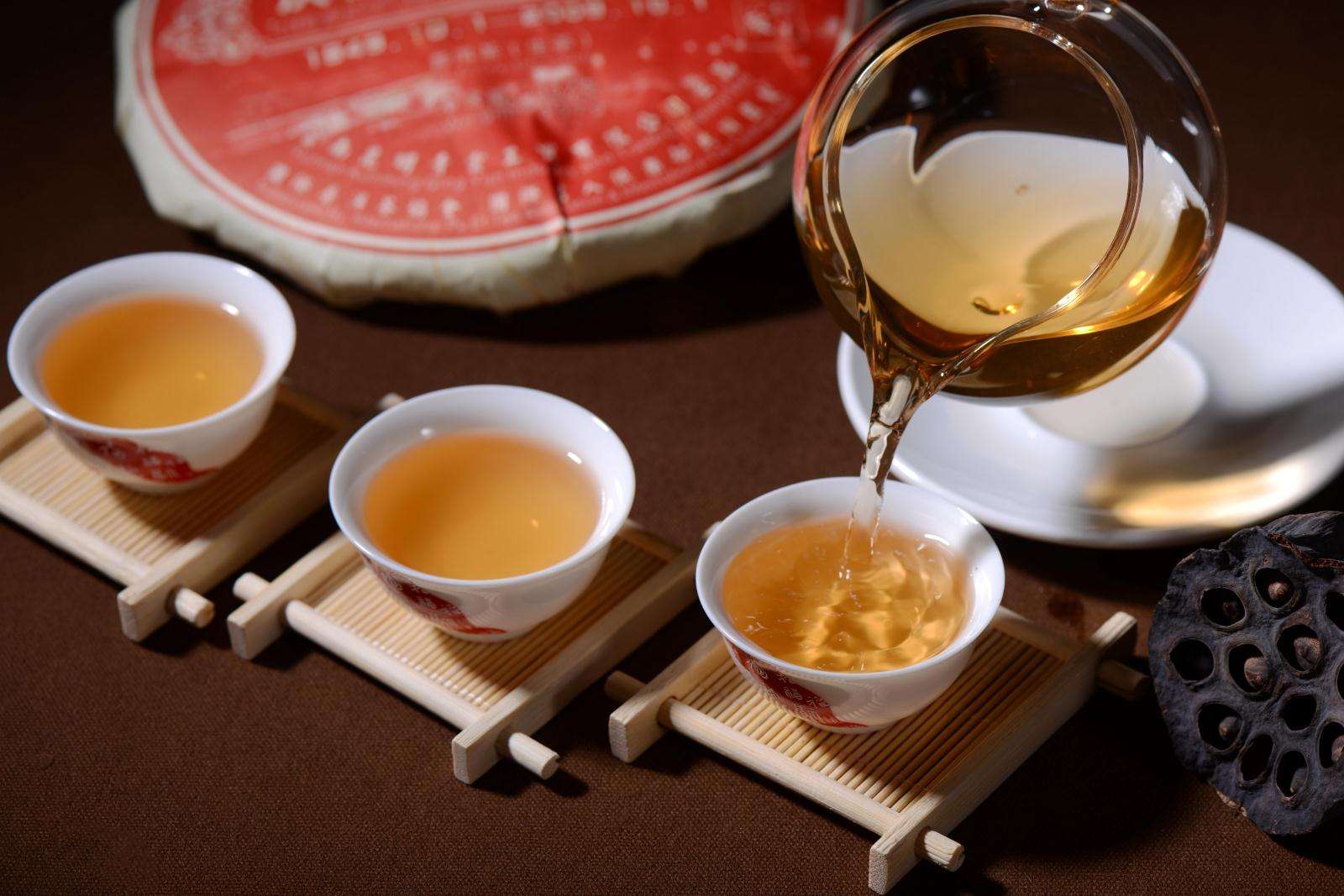 爱打扮(www.idaban.cn)，不是所有的普洱茶都能越陈越香33