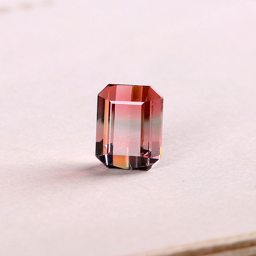 3.16ct 西瓜碧玺戒面 多色 刻面 工艺精湛 净体