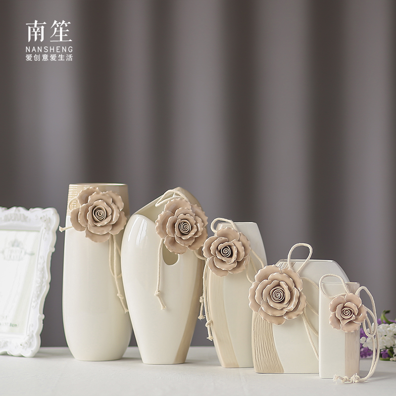 European contracted hand pinch flower vase furnishing articles ceramic vase small pure and fresh and creative flower arranging flowers sitting room is contracted and I