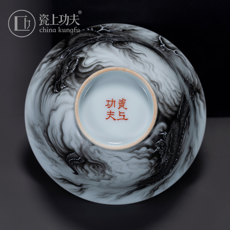 Jingdezhen porcelain kung fu tea set sample tea cup longteng to rain on ink color ink dragon master cup single cup by hand