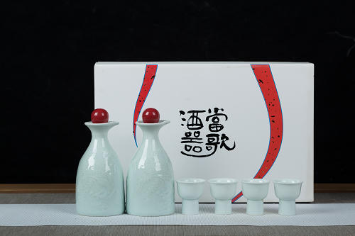 Jingdezhen shadow blue small wine goblet suit household archaize ceramic points liquor bottle thickening creative hip flask