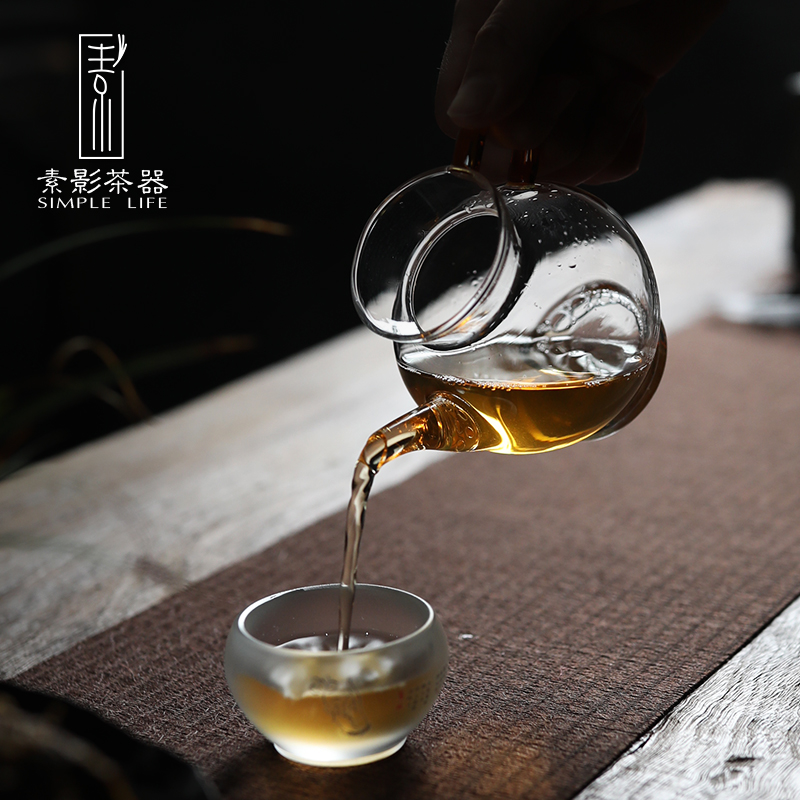 Fair, shadow heat - resistant glass cup pot type, manual blowing hot points and a cup of tea is transparent small tea sea