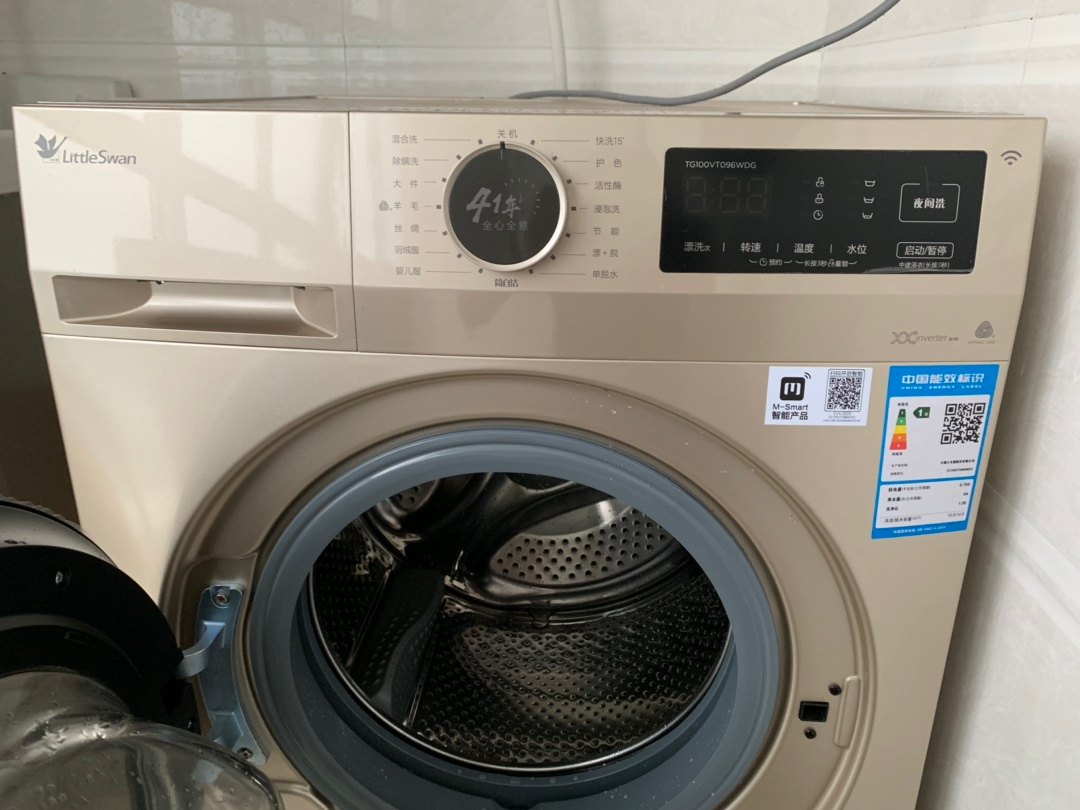 爱打扮(www.idaban.cn)，小天鹅滚筒洗衣机：评测我的第一台洗衣机1