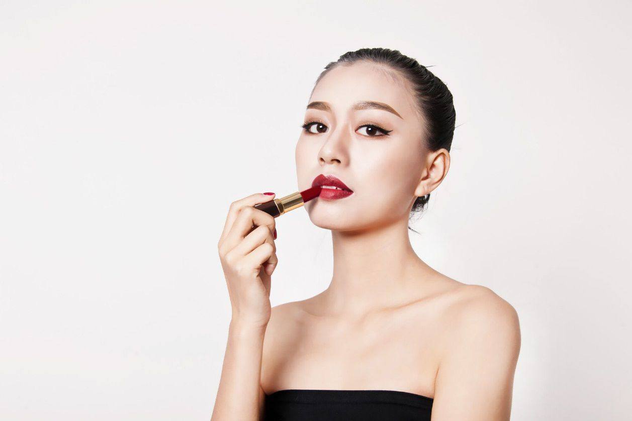 口红是一颗让女人性感的子弹!