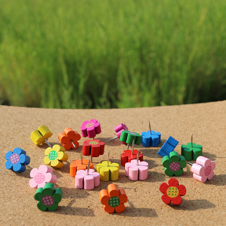 七彩盒装木钉梅花按钉软原木大头钉木质梅花卡通钉梅花画20枚厂家