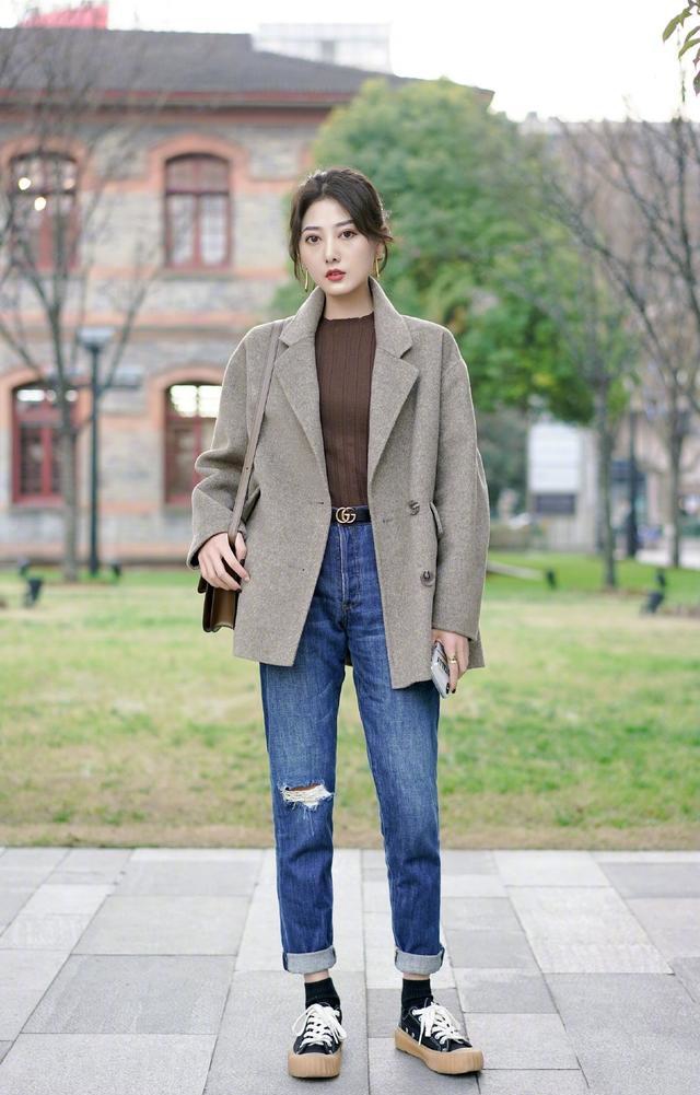 早春不想穿棉服,单穿外套又太冷怎么办?7