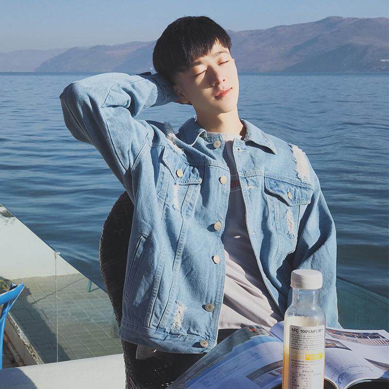 蓝裤子版型不错,收腿效果很好,对于铅笔腿的男生来说不会显得特别瘦