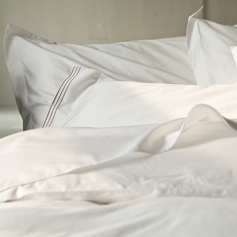 康尔馨酒店定制床上用品床单四件套纯棉裸睡2m床简约全棉贡缎套件产品展示图1