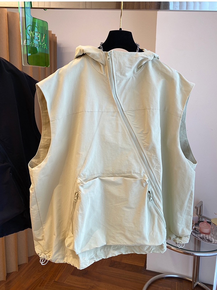 救命！这件斜拉链防晒冲锋衣马甲也太显瘦了吧