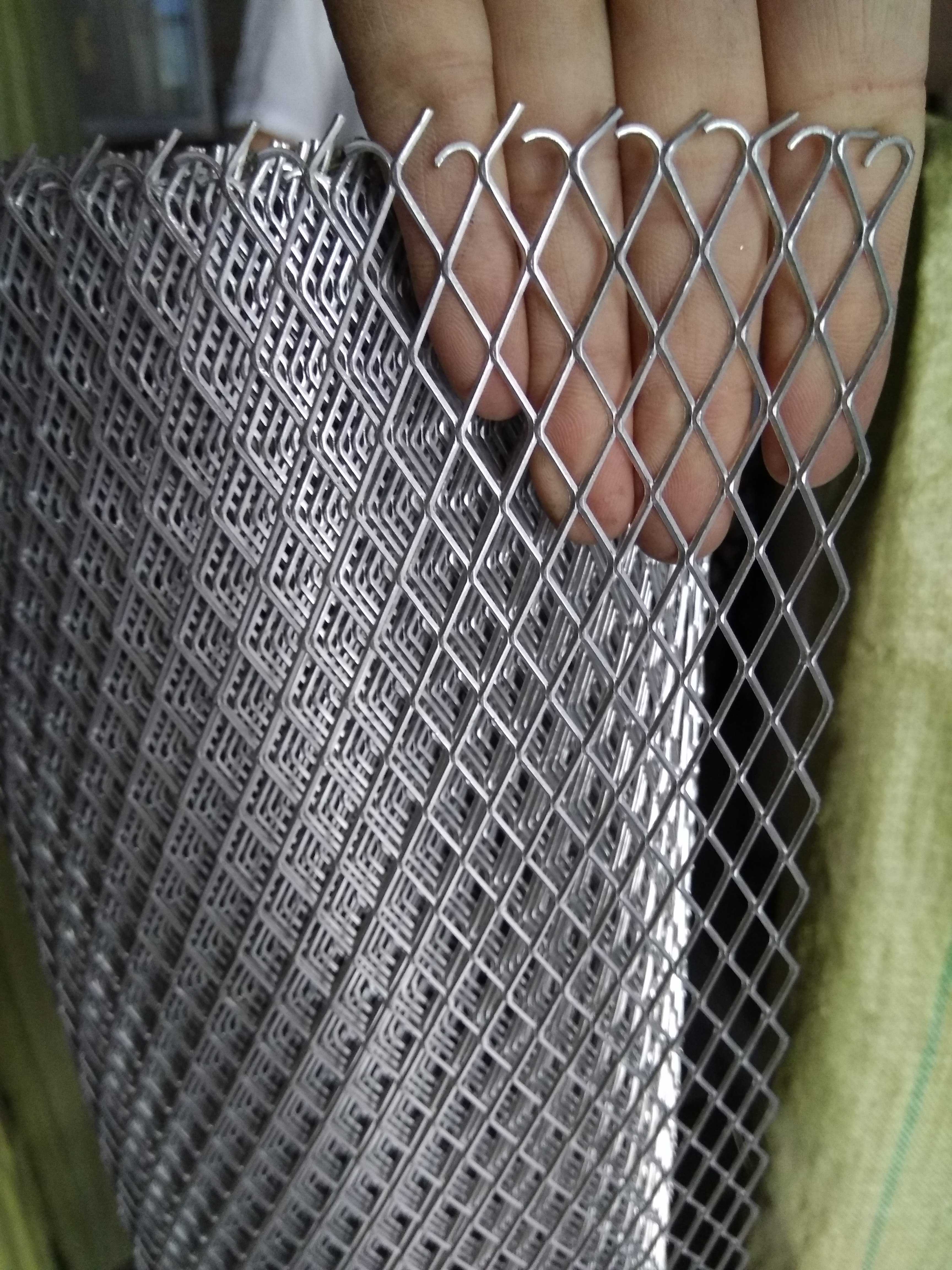 钢板网小孔防护网防尘网铝合金铝板网铁丝网防鼠装饰棱形网音箱网