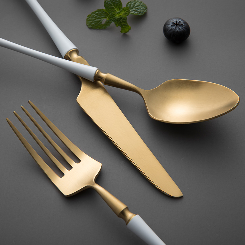 The two - piece TaoDian western knife and fork European household web celebrity tableware a full set of steak knife and fork spoon set