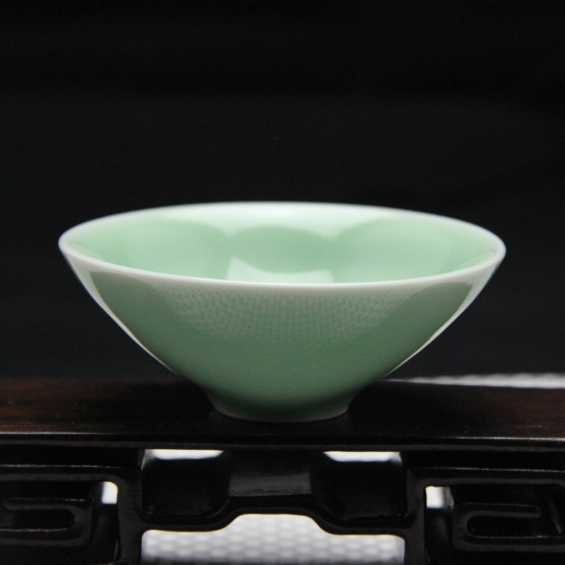 Qiao mu brother longquan celadon up hat to kung fu tea cups of tea cups in hand - made pointed foot dip bowl of authenticity