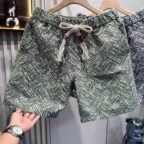Shopping mall withdraws clearance and picks up trendy casual shorts men's summer thin loose and versatile beach sports five-point pants
Shopping mall withdraws clearance and picks up trendy casual shorts men's summer thin loose and versatile beach sports five-point pants