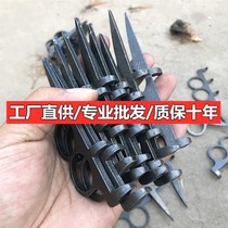 The new agricultural peeling corn peeling tool breaks the corn peel and grabs the stick and peels the skin artifact manual corn peel signature