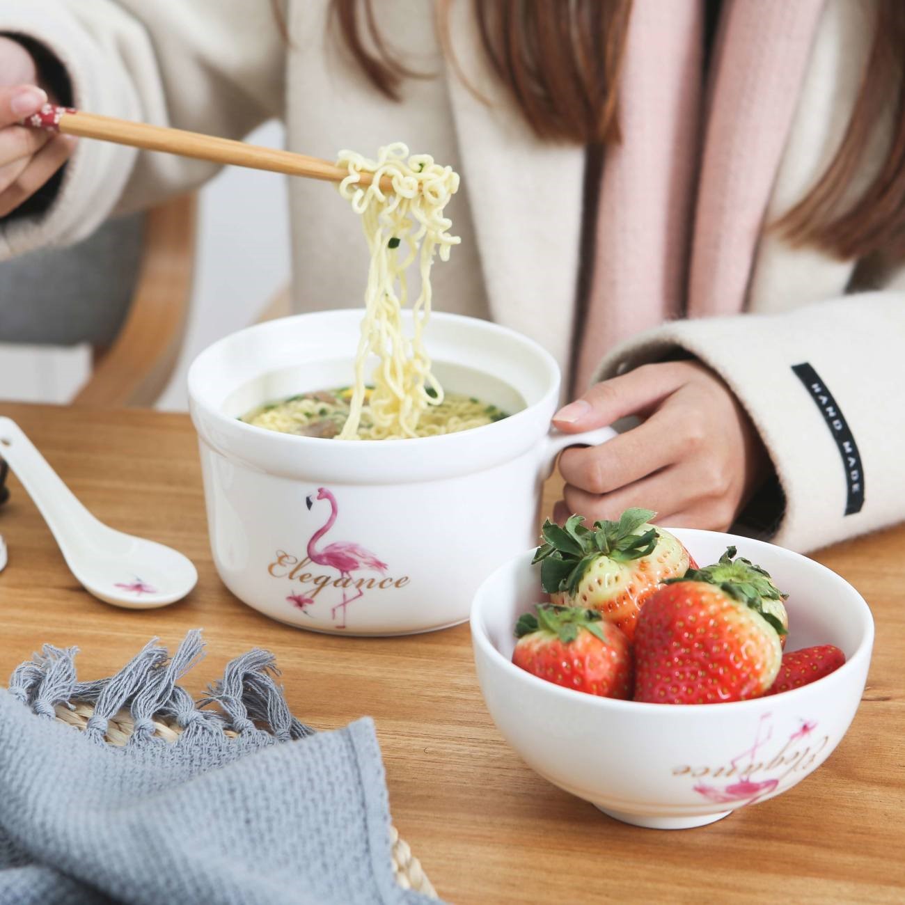 The Japanese large soup bowl kitchen lovely creative cartoon cup noodles take over rice bowl chopsticks household ceramics tableware suit