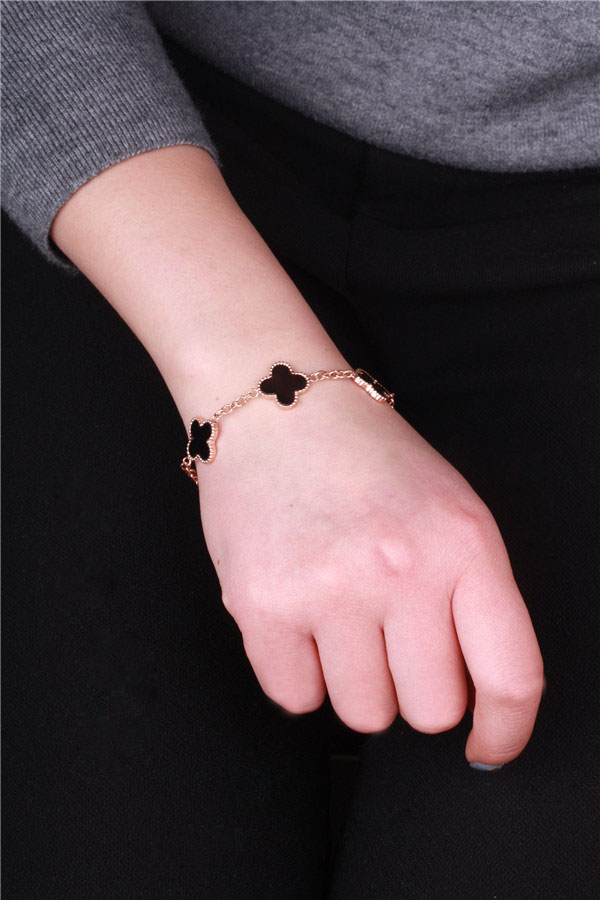 特价 经典幸运四叶草钛钢镀18k金黑玛瑙手链 手环女