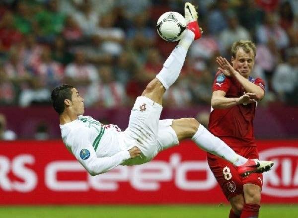 c罗进职业生涯首个倒钩