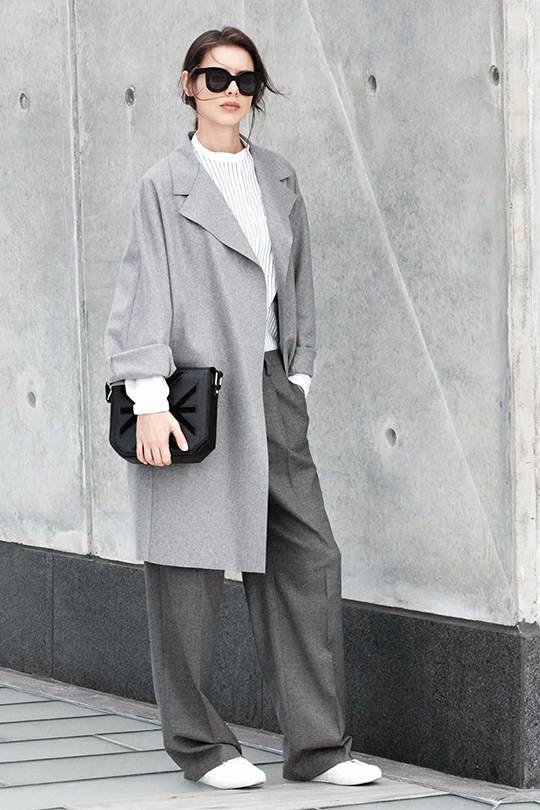 灰白在视觉上不会造成太大冲击,所以给人的感觉更加温和舒服 ,浅灰色