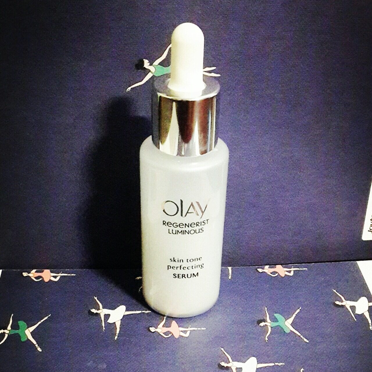 所有有美白诉求的姑娘,应该都知道 olay 的小白瓶——因为它质地清爽