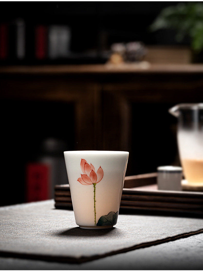 御泉手绘荷花陶瓷茶杯单杯家用喝茶主人杯白瓷品茗杯建盏功夫茶具