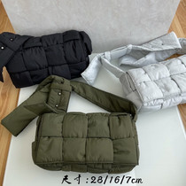 Niche hard goods men and women with one shoulder oblique cross nylon woven pillow camera bag