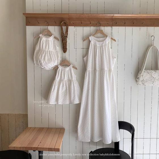 New summer mother-daughter clothing Korean vacation style neck halter dress for girls fashionable embroidered crawling clothes Ha-child clothing
New summer mother-daughter clothing Korean vacation style neck halter dress for girls fashionable embroidered crawling clothes Ha-child clothing
