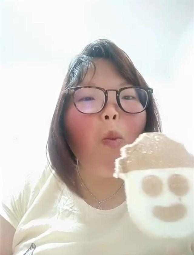 200斤胖妞胜出最美校花,你还不努力吗