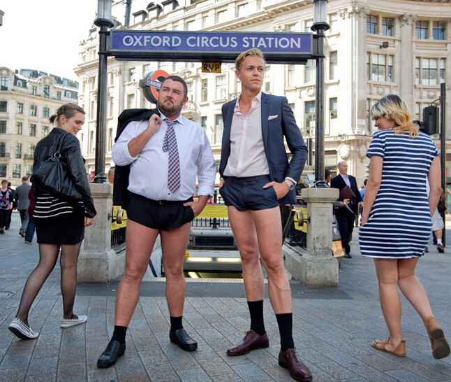 你朋友并没有告诉你夏季这五款潮裤穿搭!