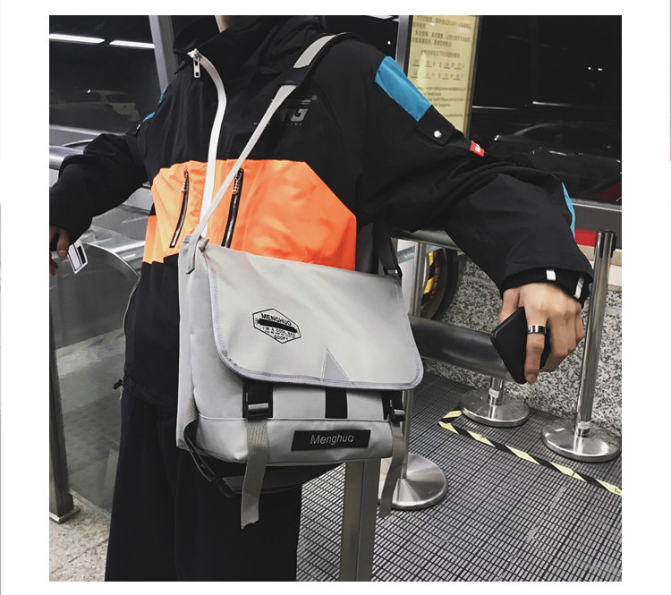 潮牌个性休闲单肩包男女情侣反光骑行包港风街头潮流运动斜挎背包