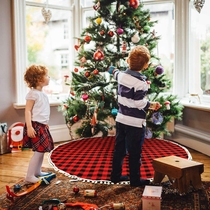 90120厘 m Christmas Tree Skirt Rug Carpet Hair Cushion Knit Red Black Plaid Cloth Snowball Side Holiday Trim Supplies
