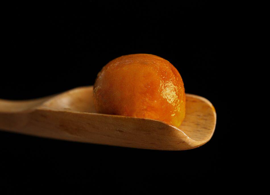 我们是一家专门卖咸鸭蛋的天猫店专注蛋业30年低盐多油起沙咸鸭蛋20个