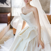 New irregular design satin main wedding dress trailing luxury European-style female Hepburn bandeau dreamy simple autumn