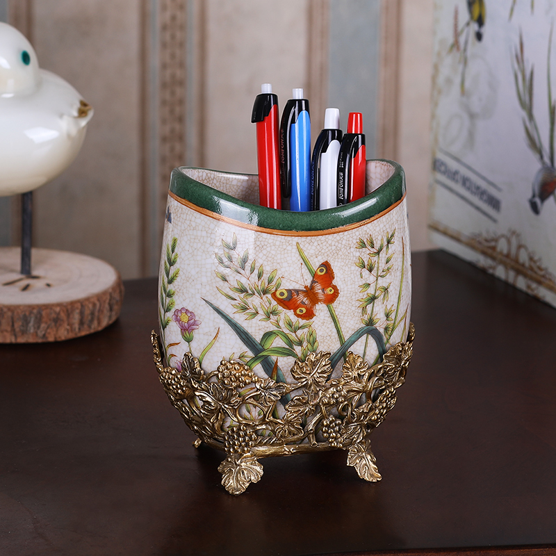 European creative ceramic brush pot furnishing articles study move fashion office high - grade multi - function receive a desktop decoration