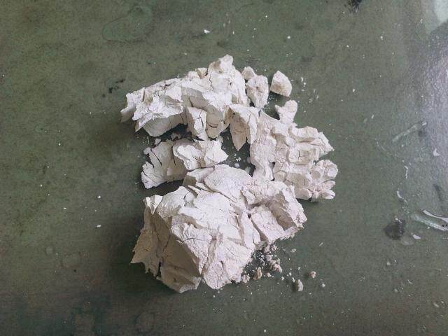 熟石灰粉 消石灰粉 氢氧化钙 石灰 粉500克/2元
