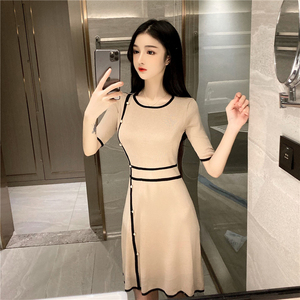 New round neck short sleeve breasted contrast knitted dress