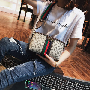 小CK包包女包2019新款潮新加坡限定小包百搭单肩斜挎包宽带信封包